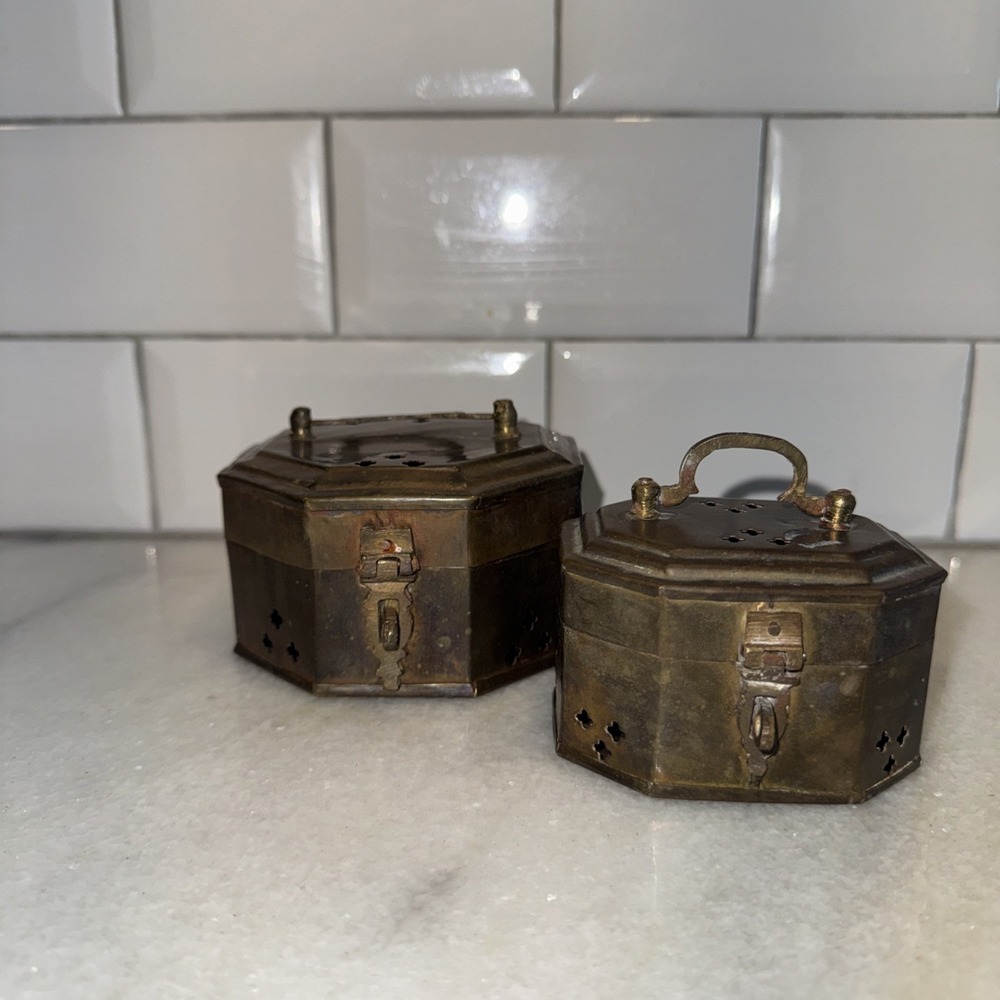 Set Of 2 Hinged Locking Cricket Box Trinket VintageFB0001